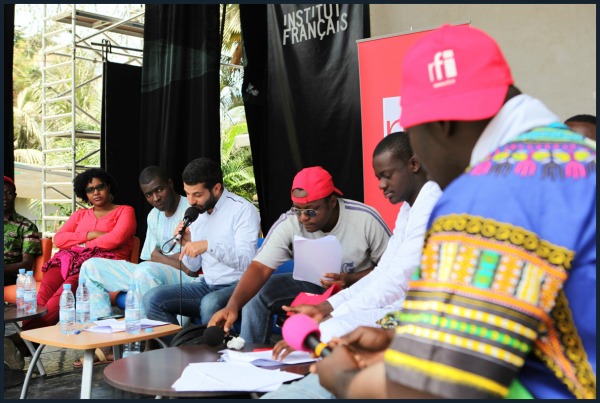 Ziad Maalouf et les Mondoblogueurs lors de l'enregistrement de l'&eacute;mission sp&eacute;ciale Mondoblog(Cr&eacute;dit photo : &copy; Marthe Le More)