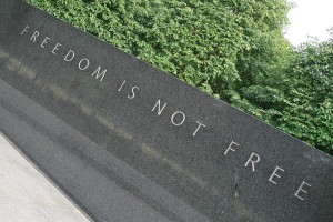 Freedom is not free, par jepoirrier (Flickr/CC)